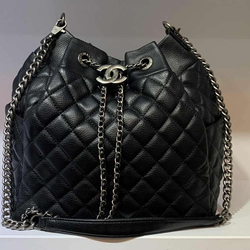Chanel Black Quilted Chain Shoulder Bag